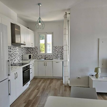 Brand New Apartments Sarande Bagian luar foto