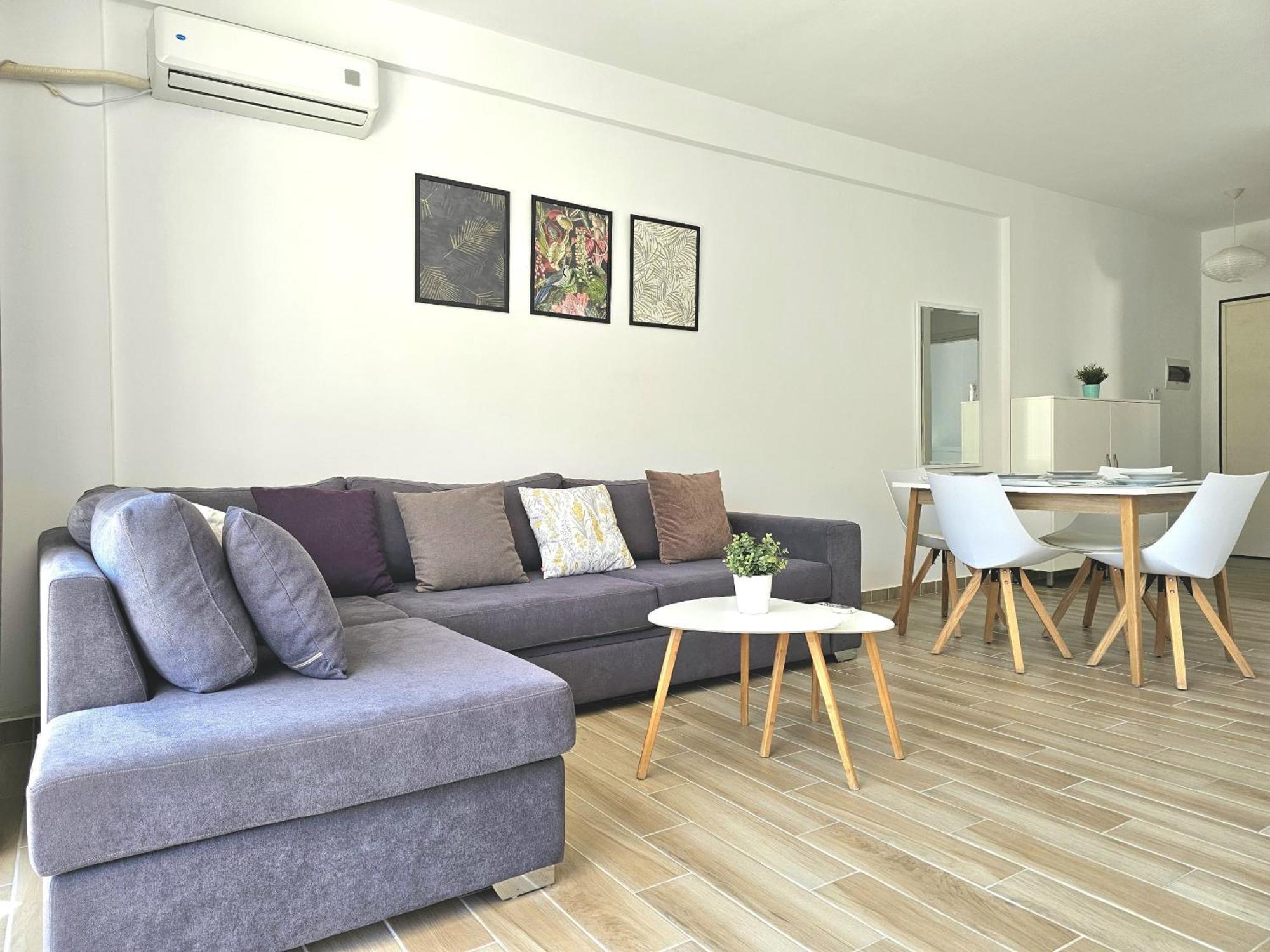 Brand New Apartments Sarande Bagian luar foto