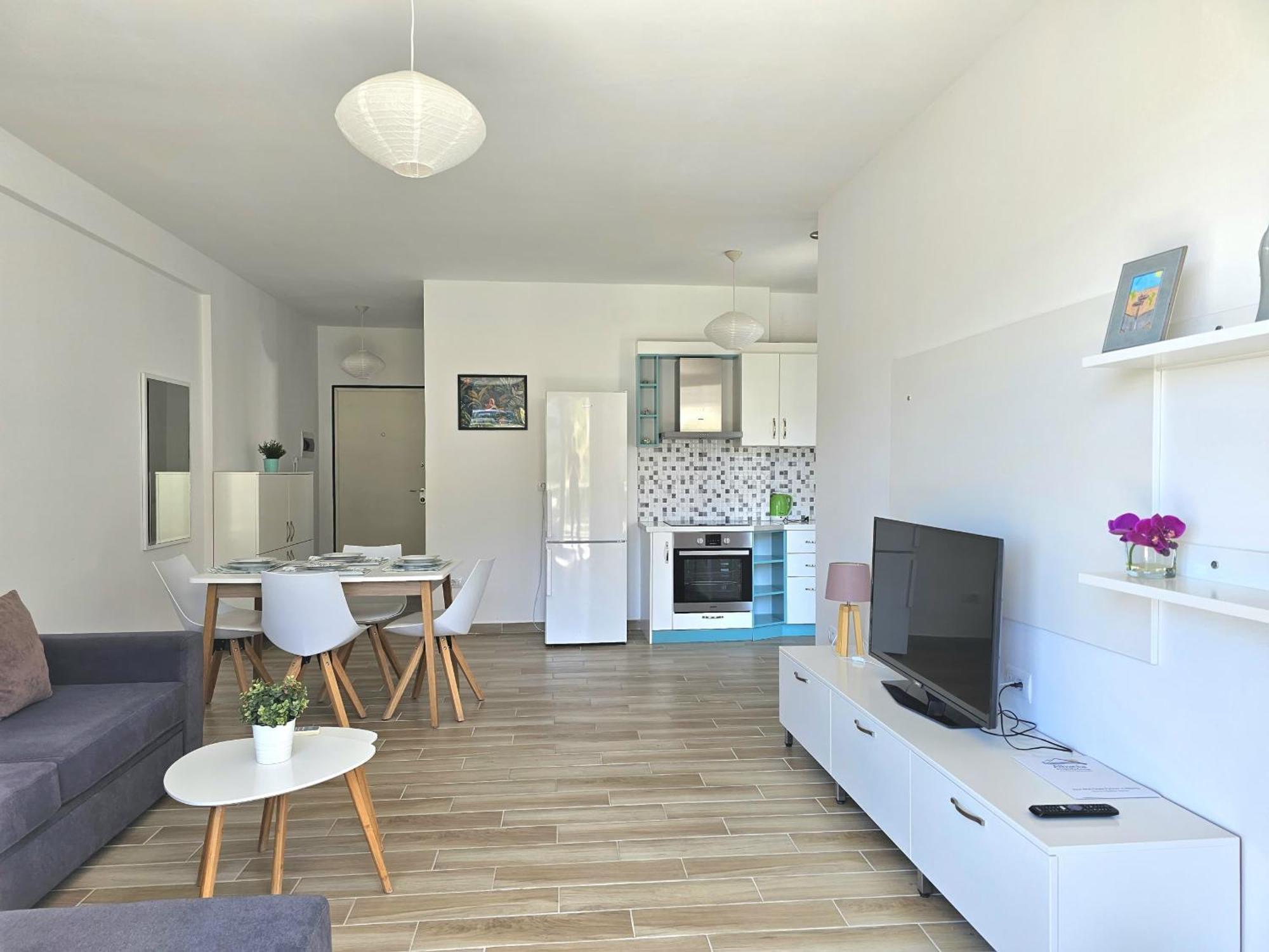 Brand New Apartments Sarande Bagian luar foto