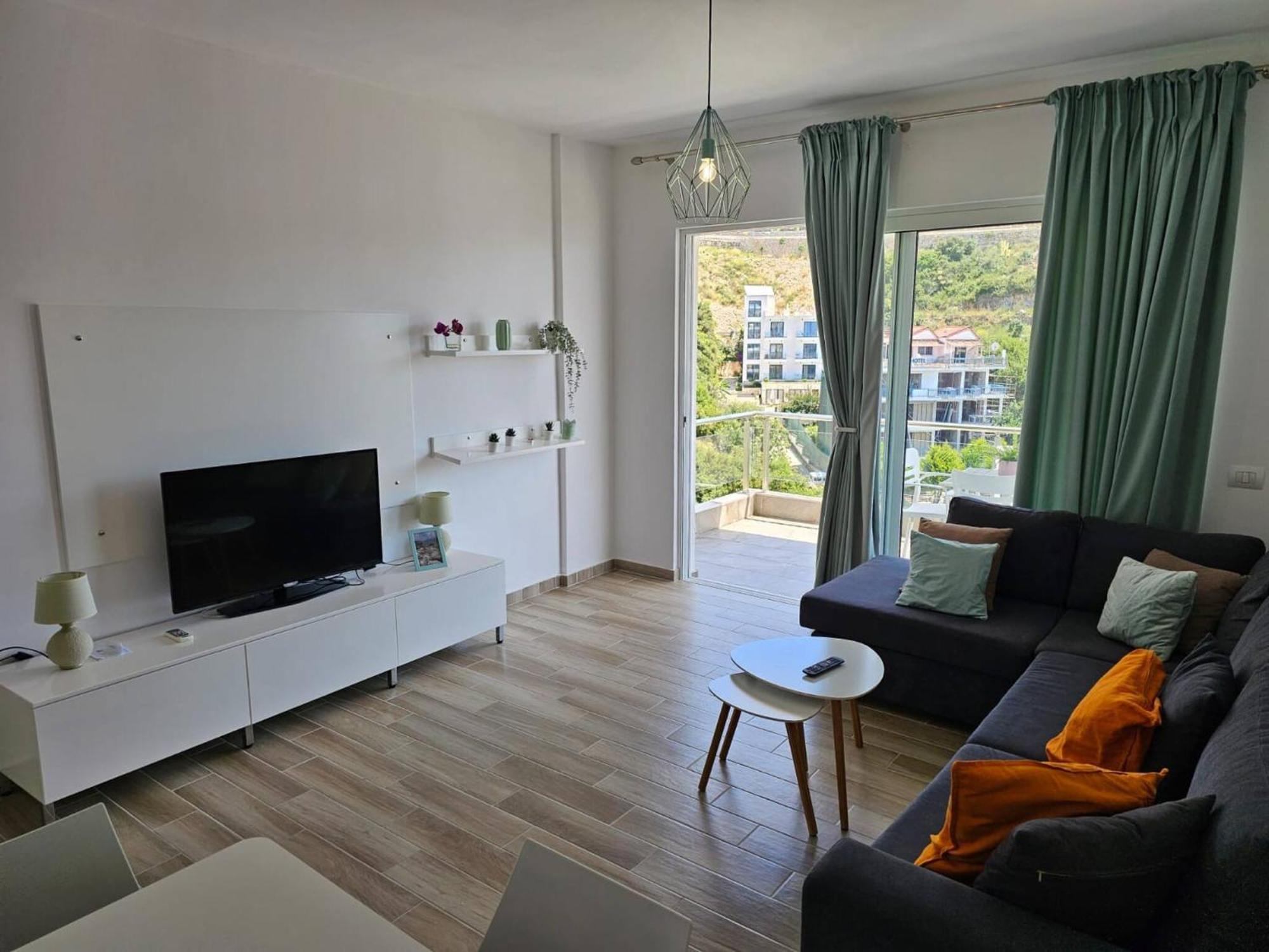 Brand New Apartments Sarande Bagian luar foto