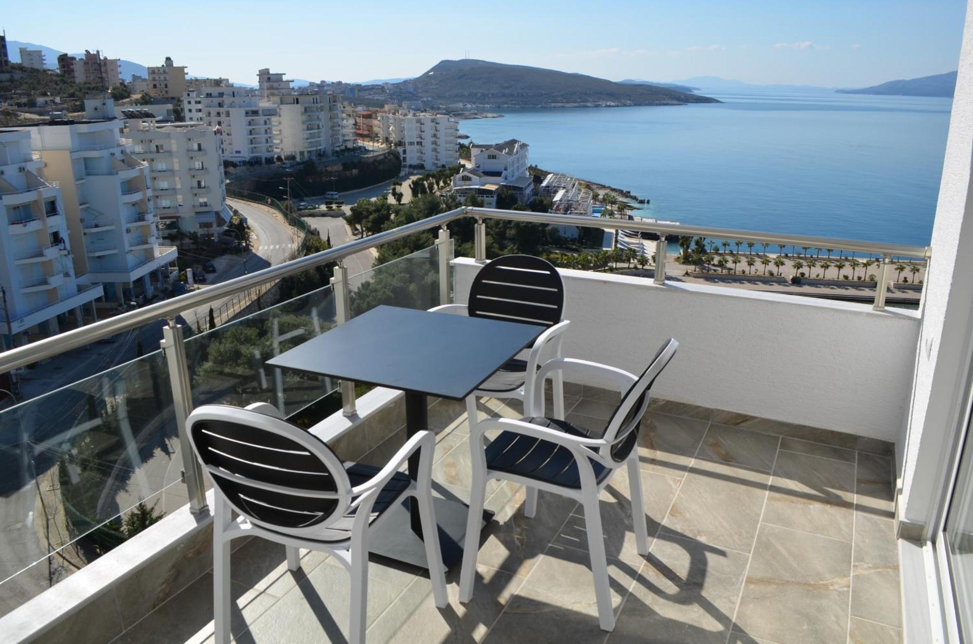 Brand New Apartments Sarande Bagian luar foto