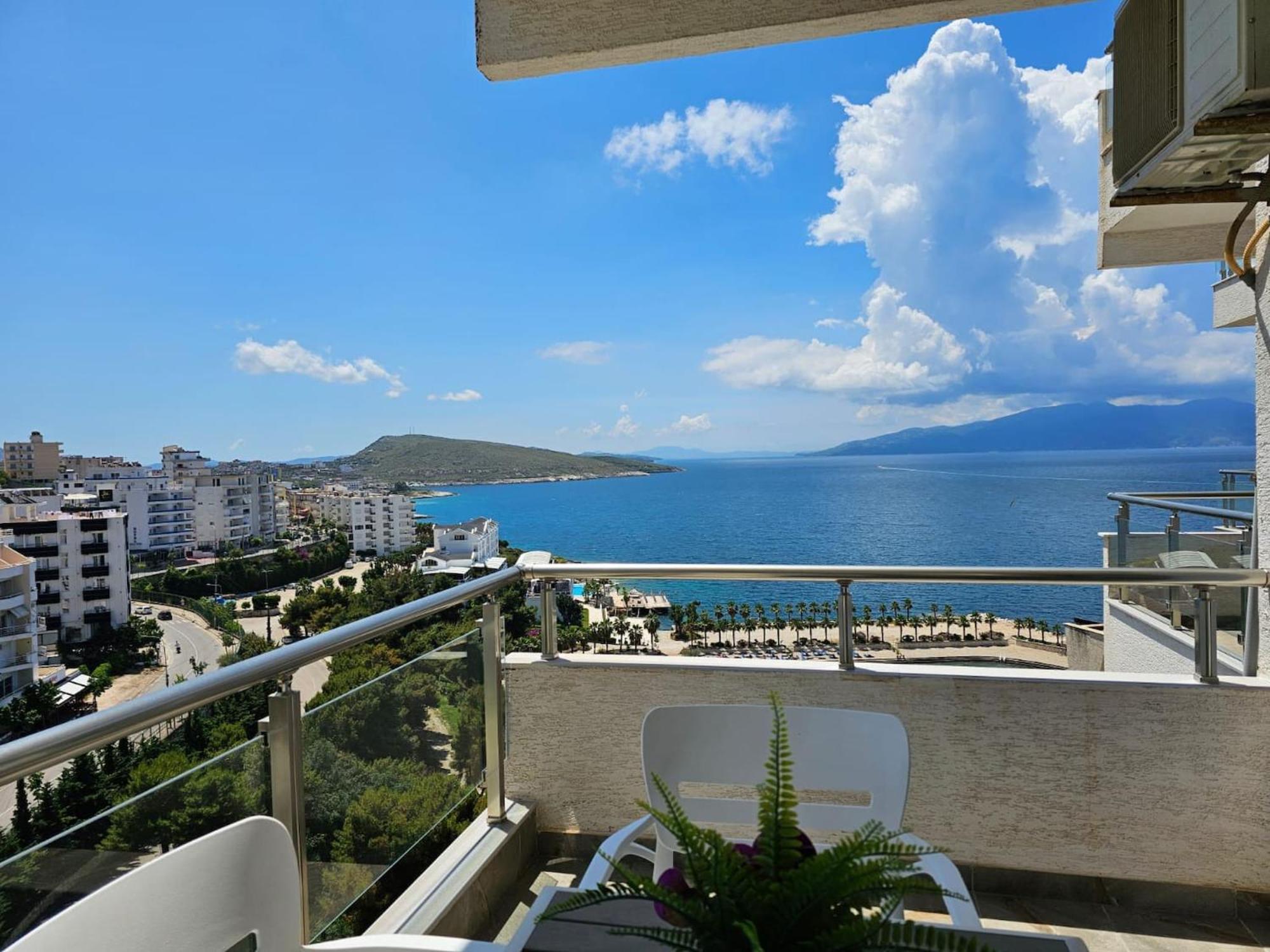 Brand New Apartments Sarande Bagian luar foto